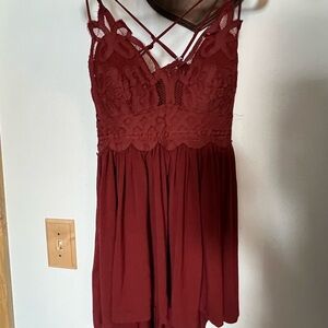 Zenana Outfitters Burgundy Lace Tank Top